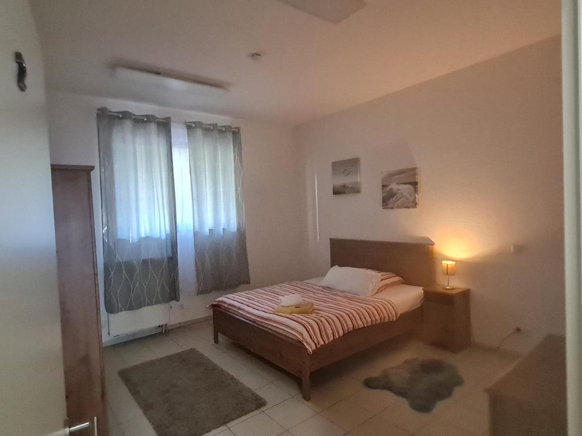 Pension Am Rathaus, 24H Check-In Mundelsheim Eksteriør bilde